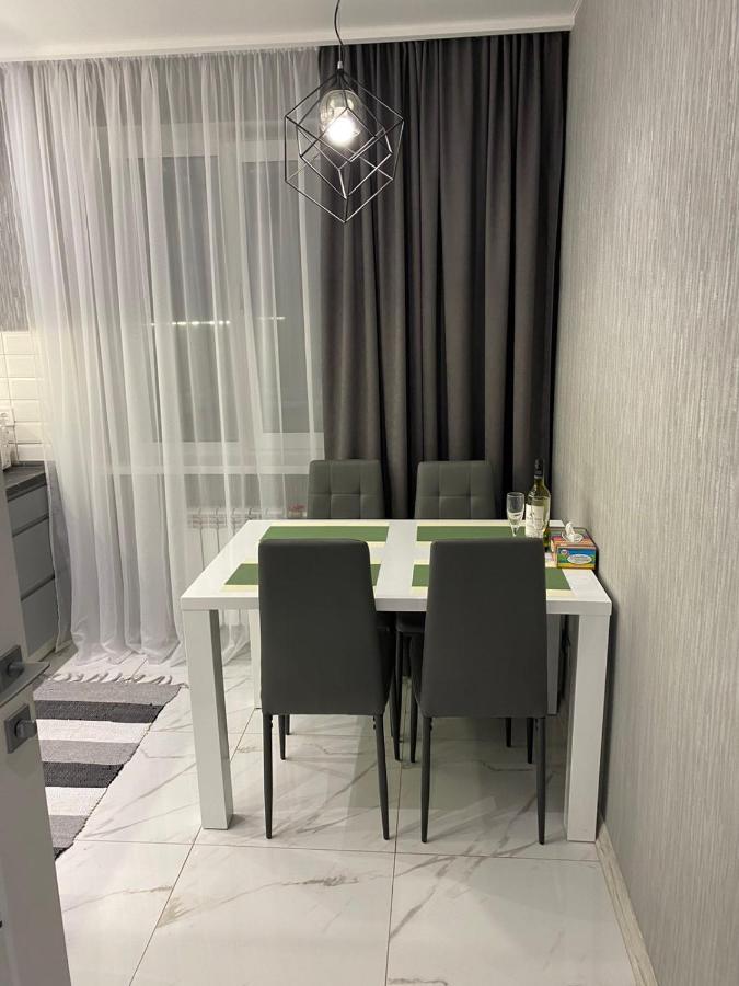 Стильная Квартира На Позняках Газ И Низкий Этаж Kiew Exterior foto